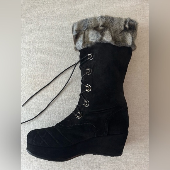 STUART WEITZMAN Womens Black Suede Lace-up Wedge Boots with Faux Fur Trim 9.5 - Picture 7 of 15